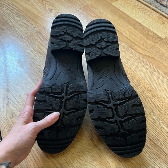 Earth Jordan Wide Gray Leather and Plaid Ankle Boot Booties Women’s 11D - Picture 5 of 11